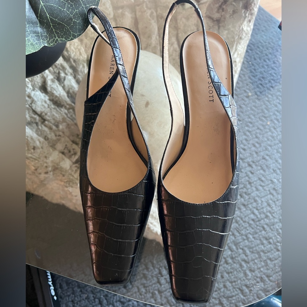Karen Scott Heels